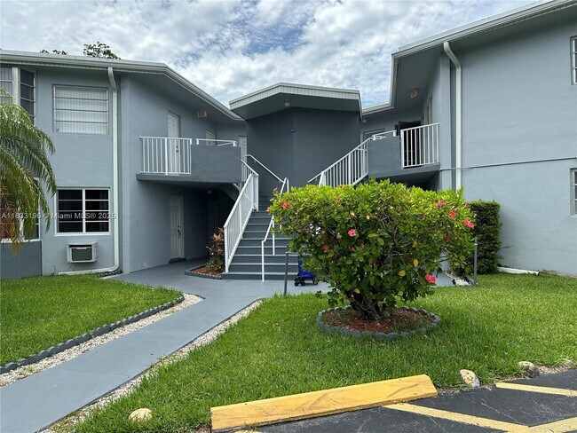 Primary Photo - 1723 NE Miami Gardens Dr