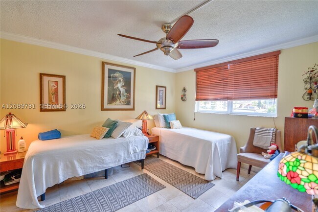 Building Photo - 2851 Leonard Dr
