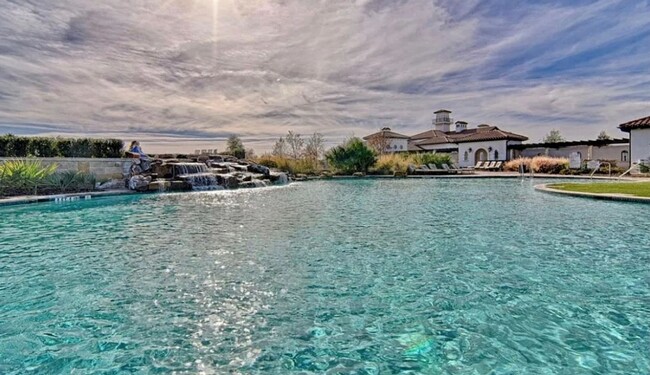 Building Photo - Beautiful 4BR/3BA Highland Home for Rent i...