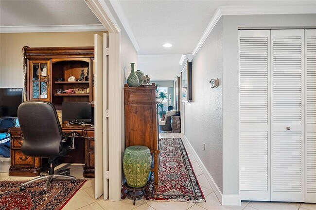 Building Photo - 4830 Osprey Dr S