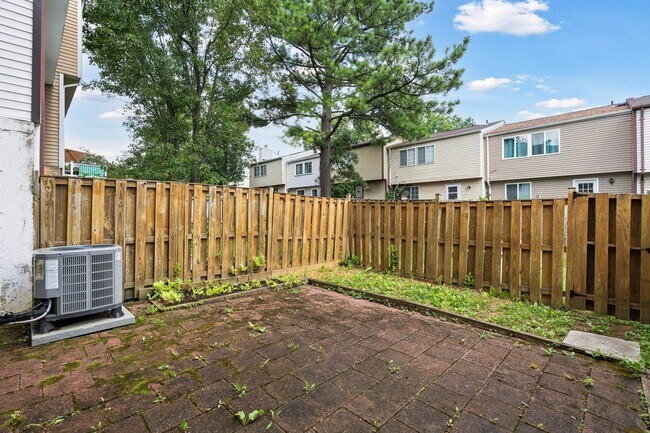 Building Photo - 7994 Tyson Oaks Cir