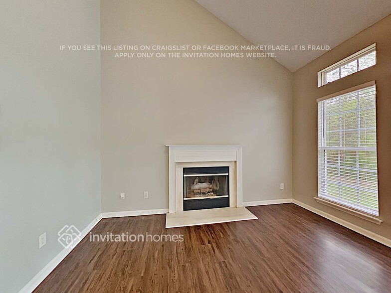 Building Photo - 11410 Larix Dr