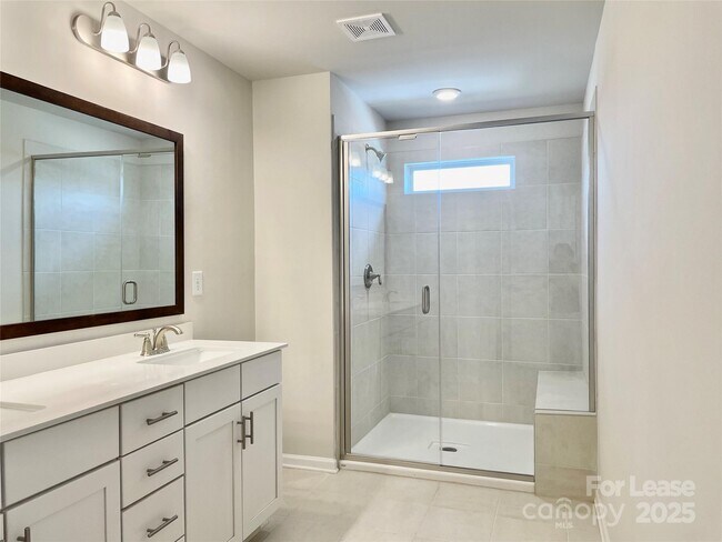 Building Photo - 403 Wescott St