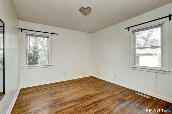 Building Photo - 42 Highland Ave