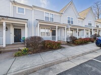 Building Photo - Charming Townhome in the desirable Westhal...