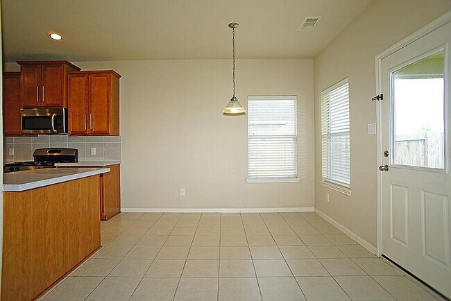Building Photo - 7406 Valentine Ln