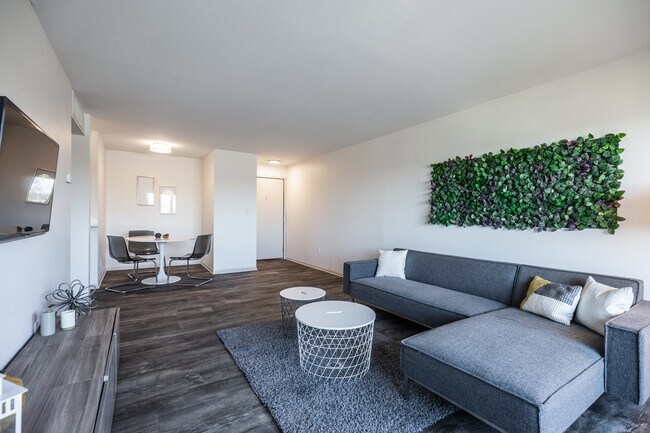 Building Photo - 1751 S 115th Ct