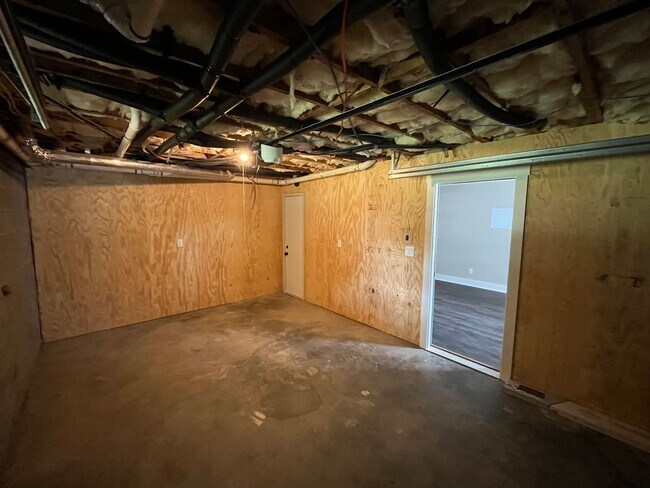 Building Photo - 1775 Ralee Dr
