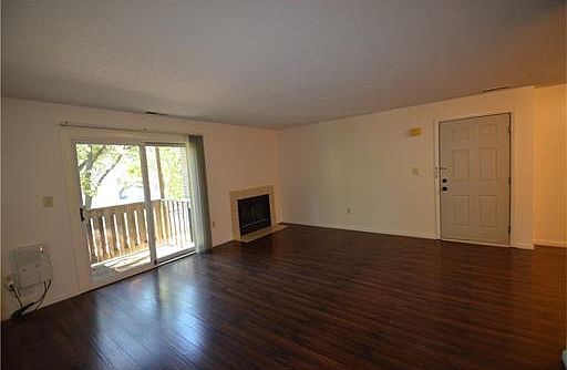 Living room seen from Kitchen - 2220 Ravens Crest Dr