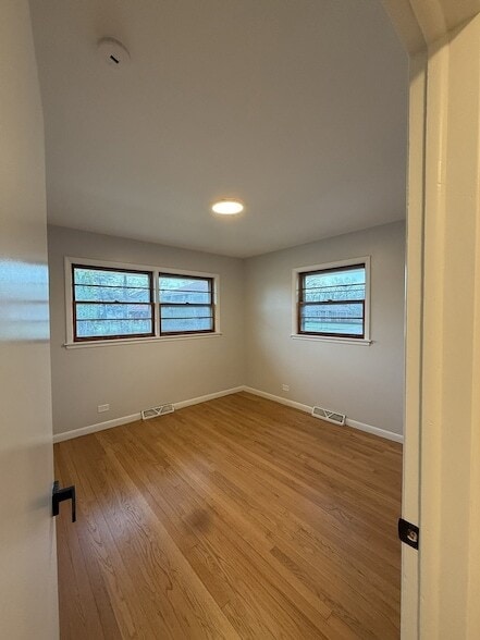 Building Photo - 366 W 16th Pl