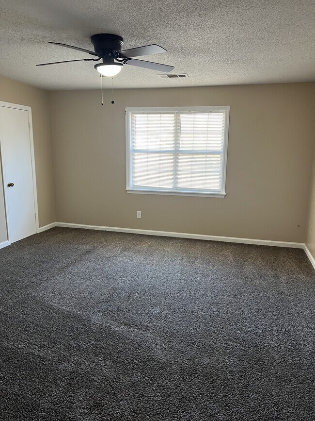 Building Photo - 8431 Moultrie Dr