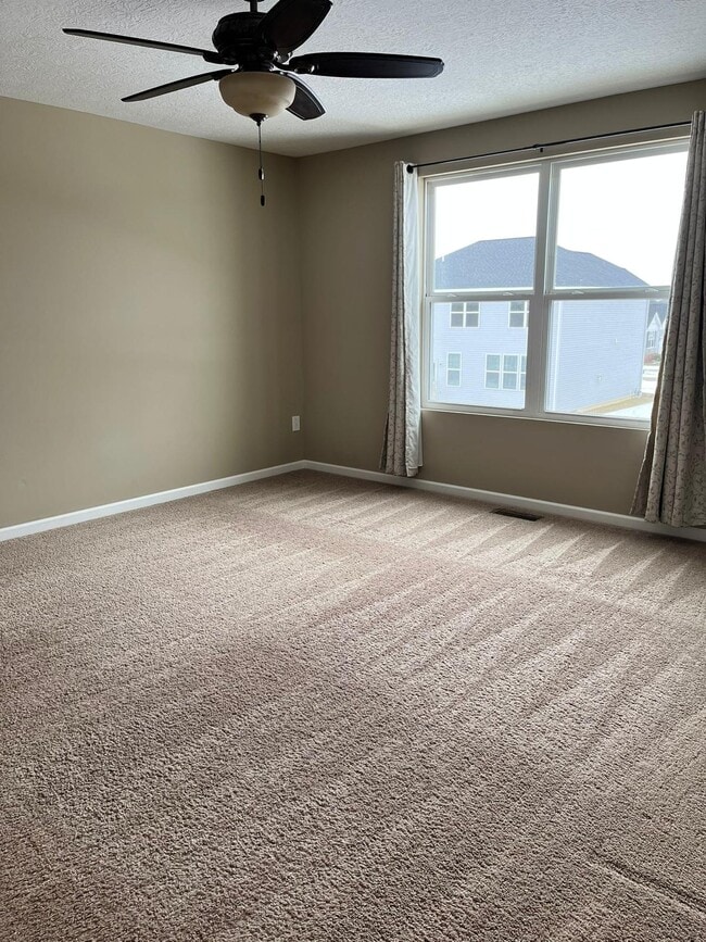 Building Photo - 165 Saddlebred Cir