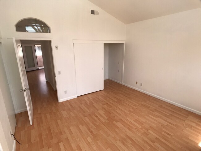 Building Photo - Del Mar Highlands adjacent : Spacious Upgr...