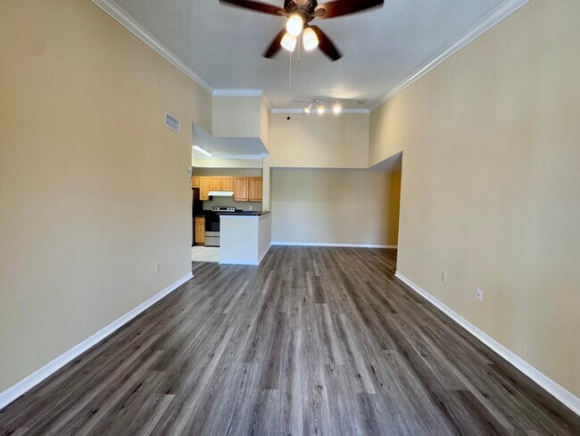 Building Photo - 15135 Michelangelo Blvd