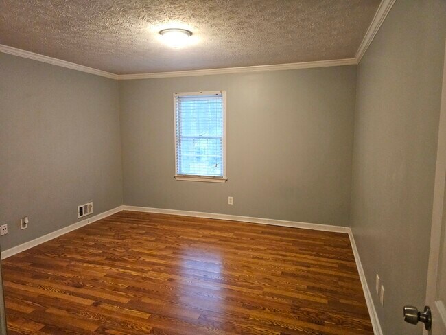 Building Photo - 270 Huckleberry Ln