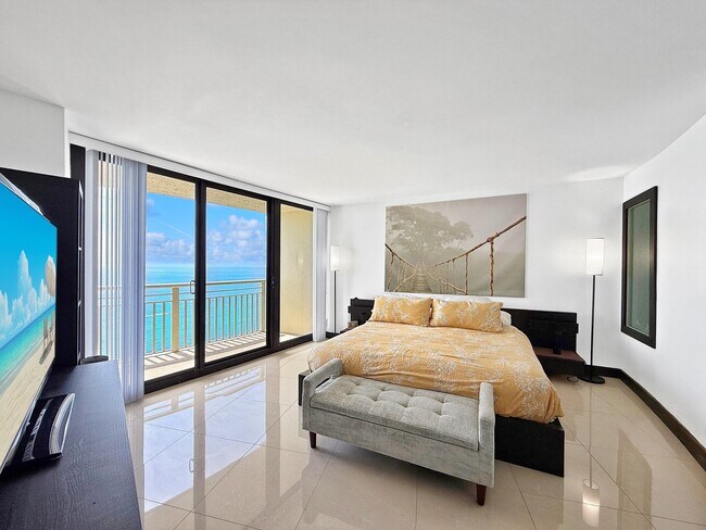 Building Photo - 3000 N Ocean Dr