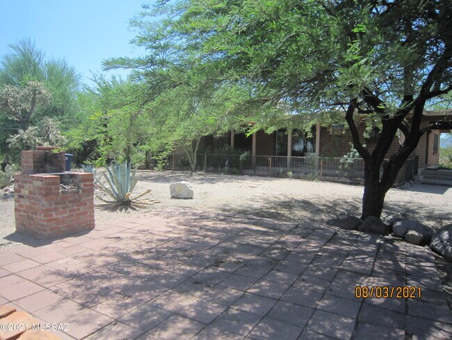 Building Photo - 2502 N Broken Arrow Trail