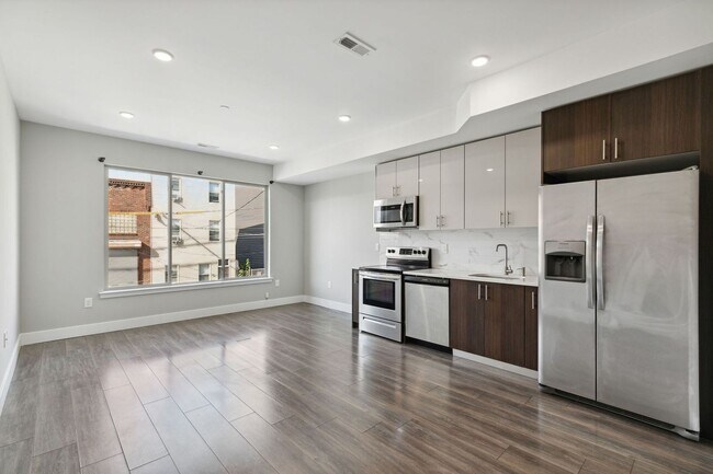 Building Photo - 1845 E Huntingdon St