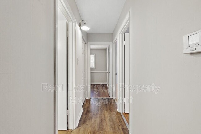 Building Photo - 3633 King Arthur Dr