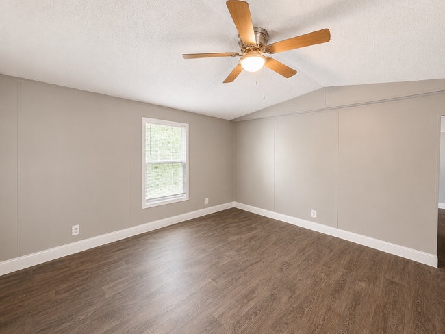 Building Photo - Freshly Mobile Home in Quiet Community