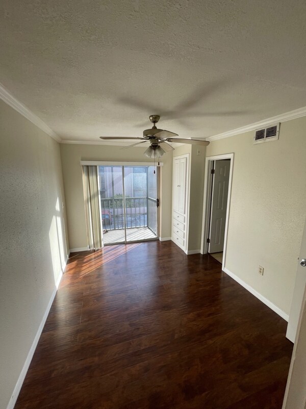 Building Photo - 131 Water Front Way