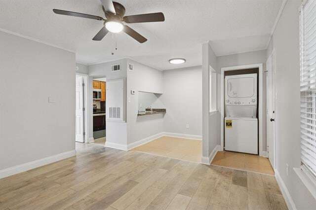 Building Photo - 2330 Edenborn Ave