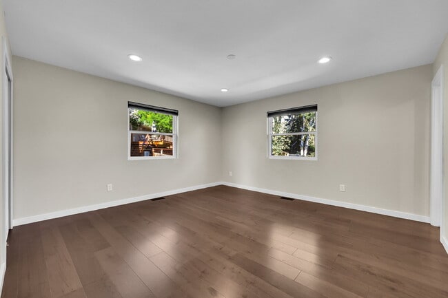 Building Photo - $3,750, 4-Bed, 3-Bath Updated Home in Mani...