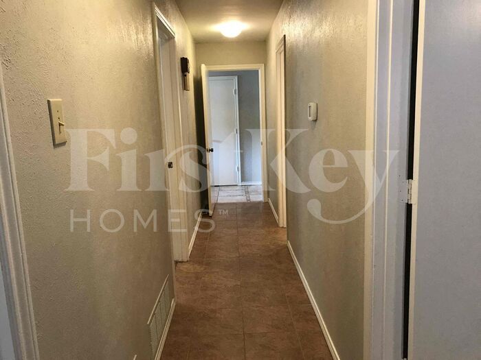 Building Photo - 4026 Cedar Creek Dr