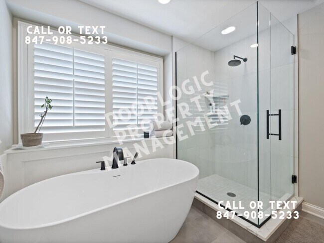 Building Photo - 735 W 8th St