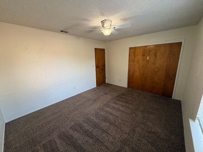 Building Photo - 636 Ramblewood Ct