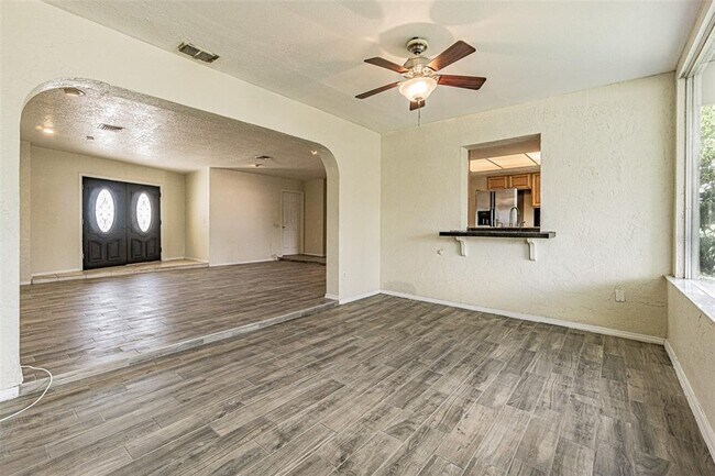 Building Photo - 4149 Floramar Terrace