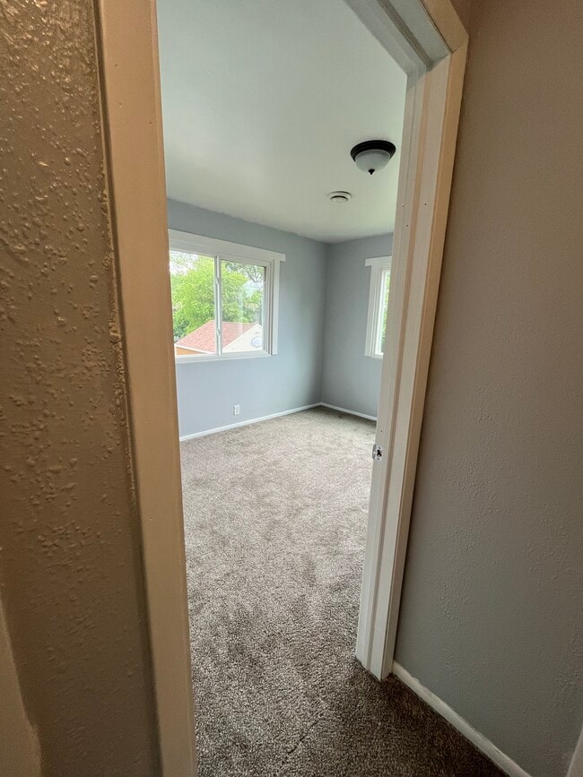 Building Photo - 3704 Parkway Blvd