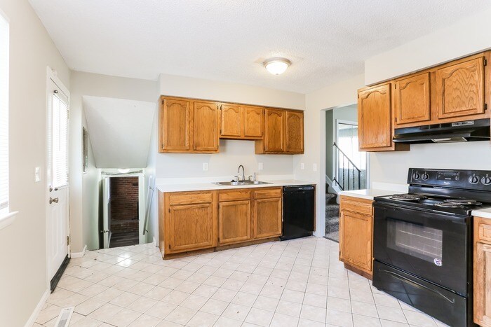 Building Photo - 2710 Moundcrest St