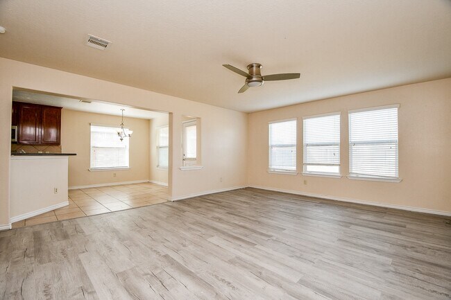 Building Photo - 10439 Lauren Creek Dr