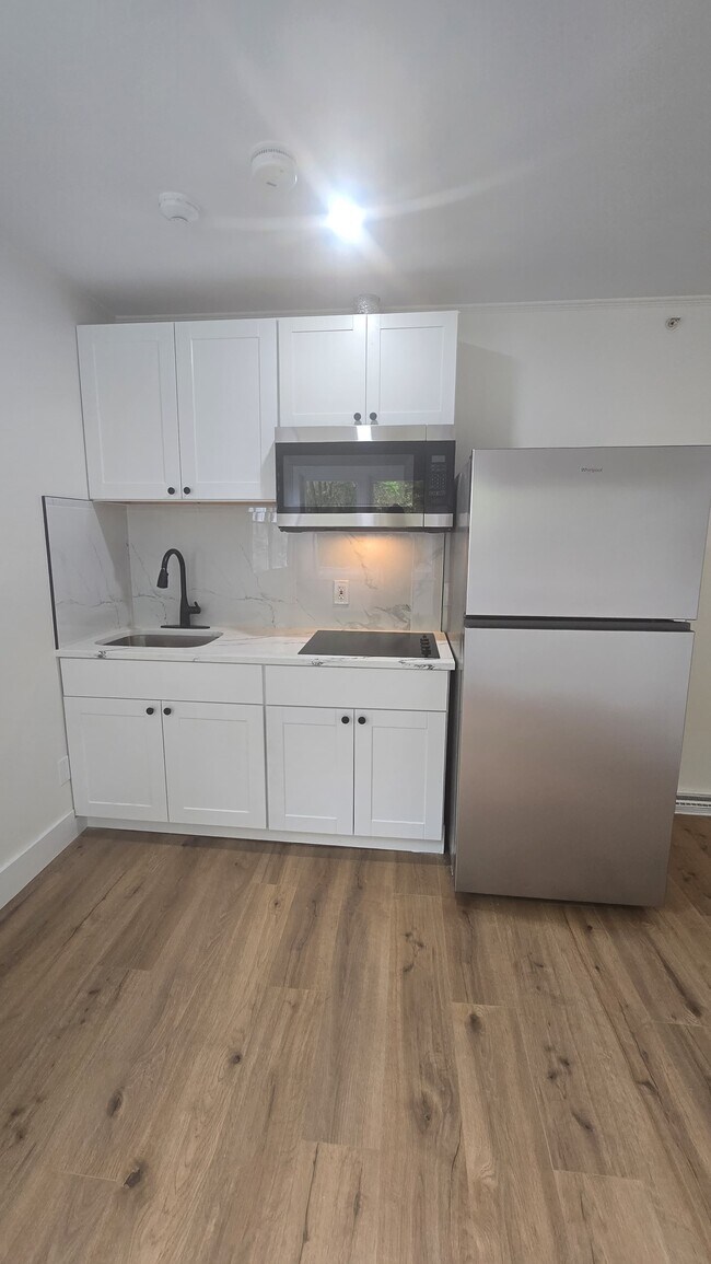 Building Photo - Greenwood Lake Owenrs LLC