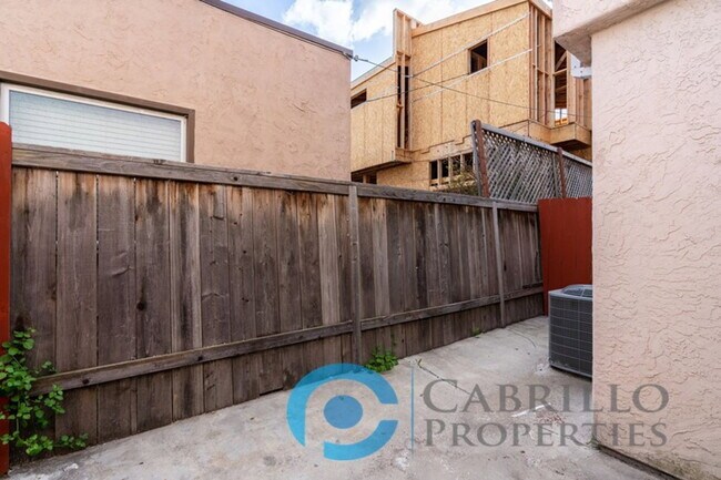 Building Photo - 4776 Bancroft St