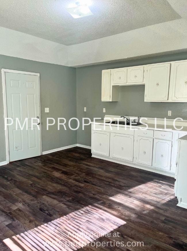 Building Photo - 1 Bedroom/1 Bathroom House