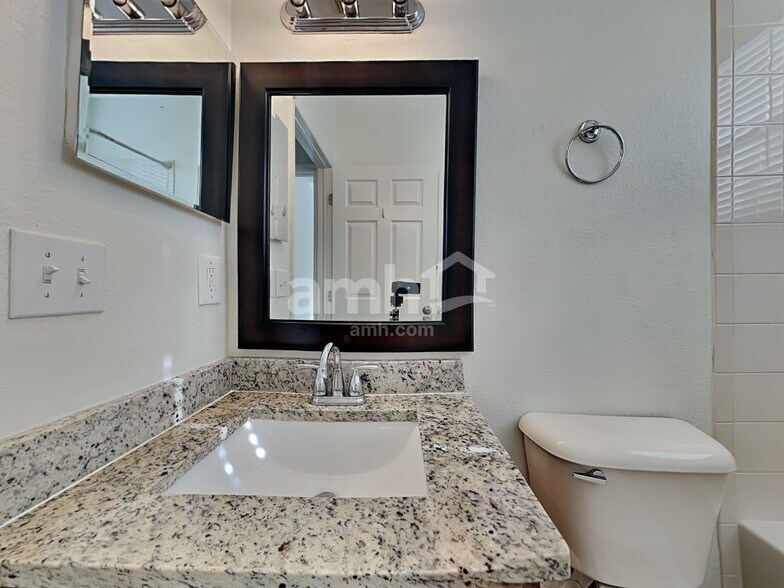 Building Photo - 6226 Bridgevista Dr