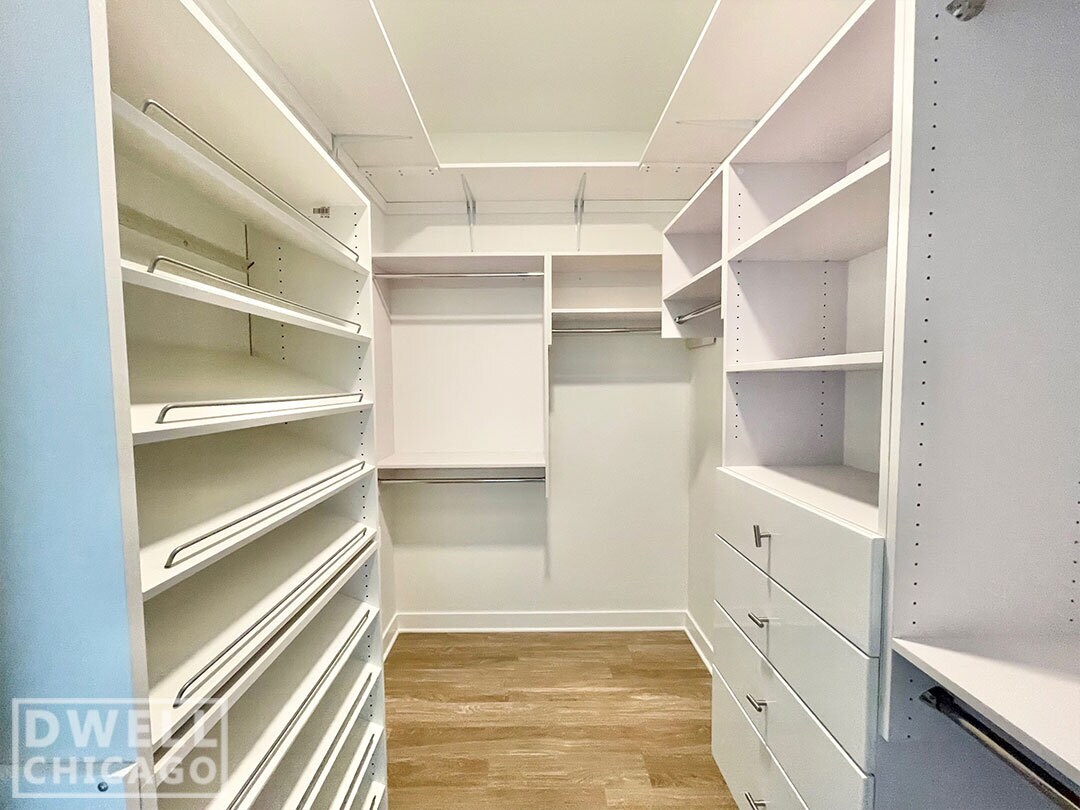 Building Photo - 2337 N Lincoln Ave