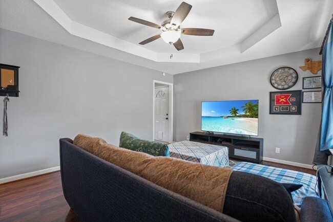 Building Photo - Renovated 3-Bed/2-Bath Home with Garage & ...
