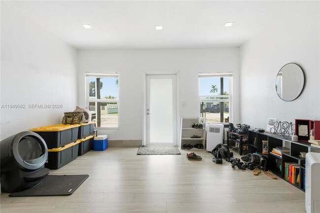 Building Photo - 5737 SW 6th St