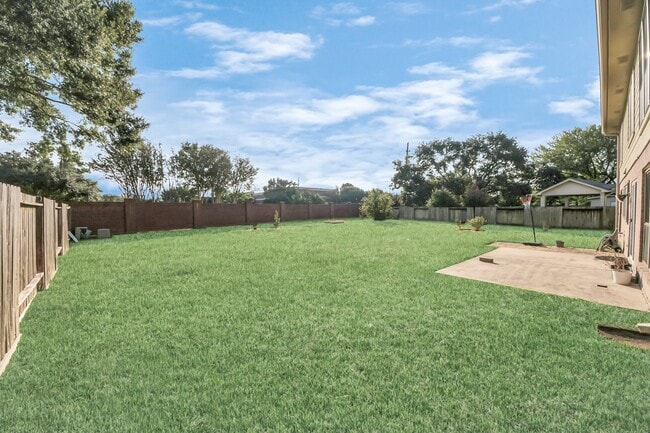 Building Photo - 3007 Cotter Lake Cir