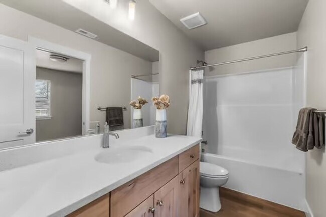 Building Photo - 63286 NW Ski Ln