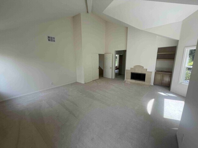 Building Photo - CALABASAS MEDITERRANEAN ESTATE IN THE BELL...