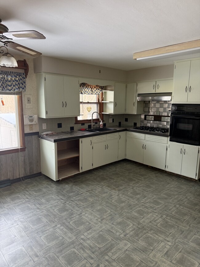 Building Photo - 2416 Oregon Ave