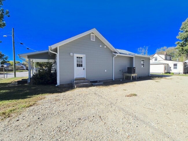 Building Photo - 9447 Peachtree St