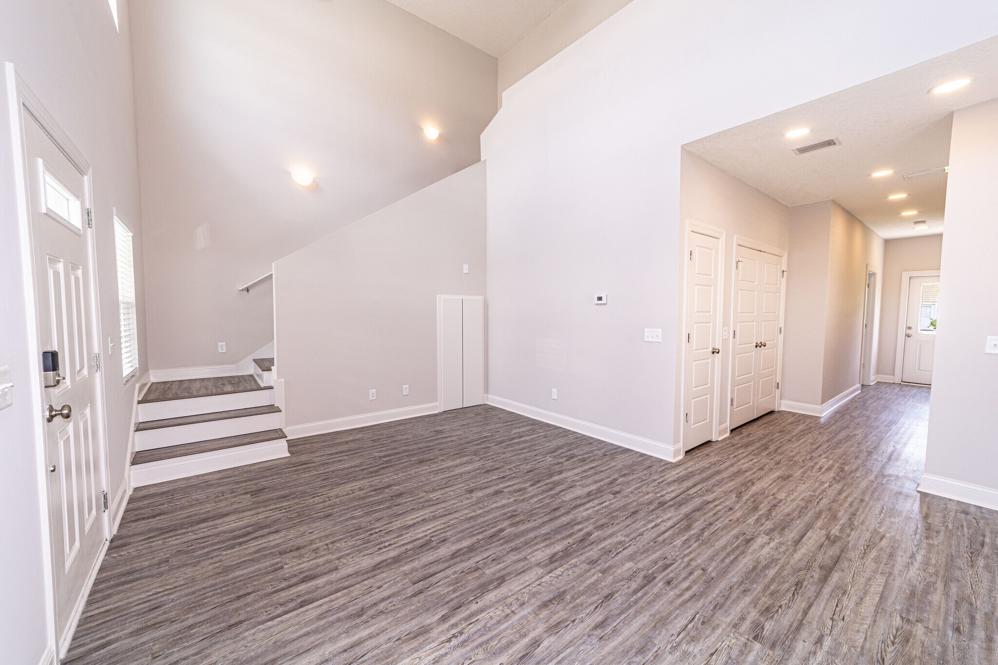 Building Photo - 155 Promenade Pl