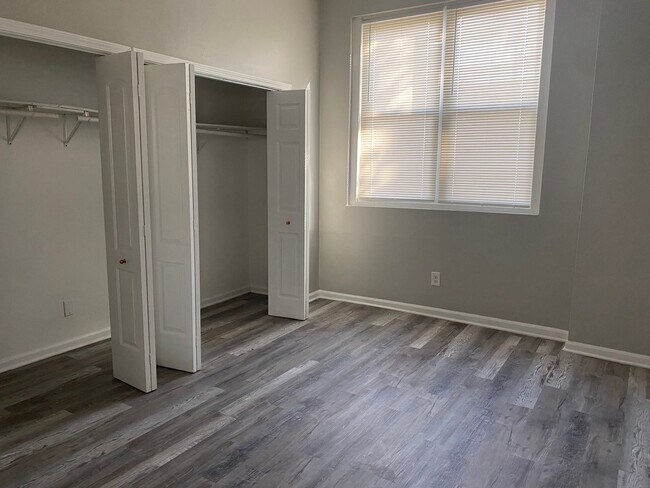 Building Photo - 7614 S Maryland Ave