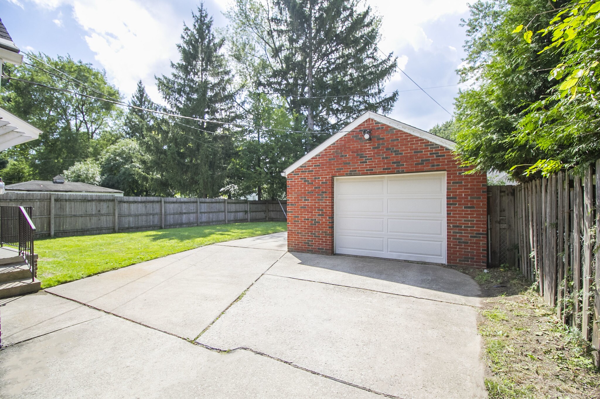 Building Photo - 2133 Dority Rd