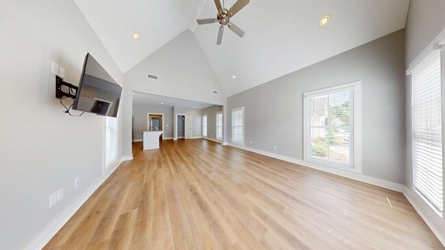 Building Photo - Modern 2BR/2BA Townhome in North Opelika